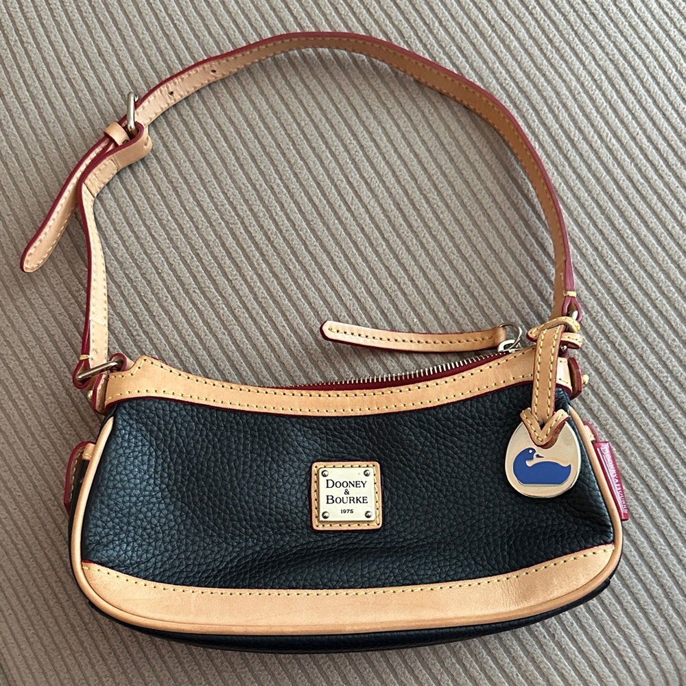 Dooney & Bourke Y2K Black Leather Shoulder Bag